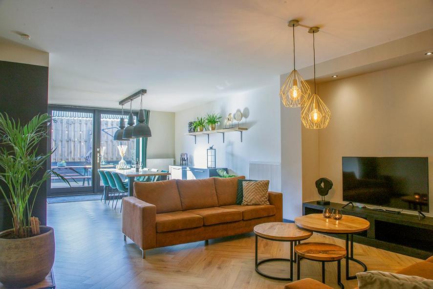 In De Mid - Prachtige Appartementen In Hartje Joure Bagian luar foto